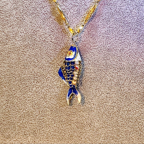 Vintage Necklace w/ Reticulating Fish Pendant - Picture 7 of 7